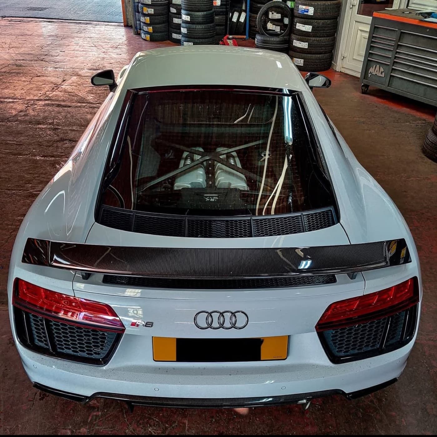 Audi R8 V10